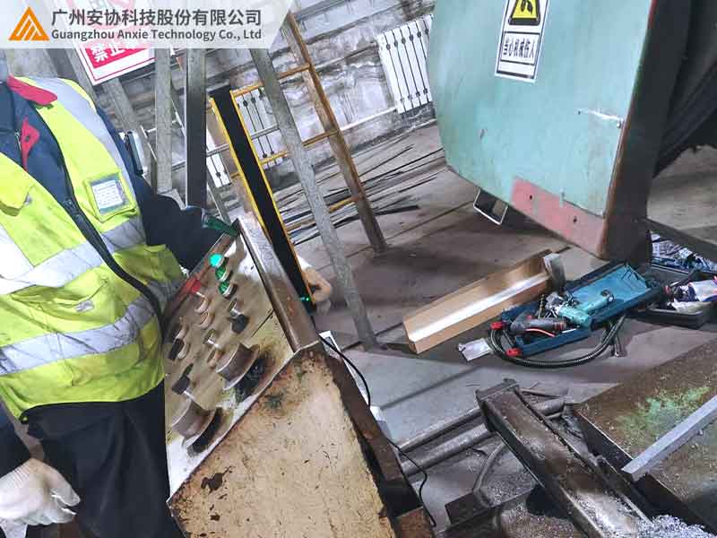 狹小空間安全防護(hù)？單邊光柵輕松解決