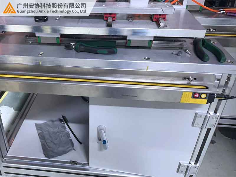 工業(yè)設備漫反射光柵安裝案例.jpg