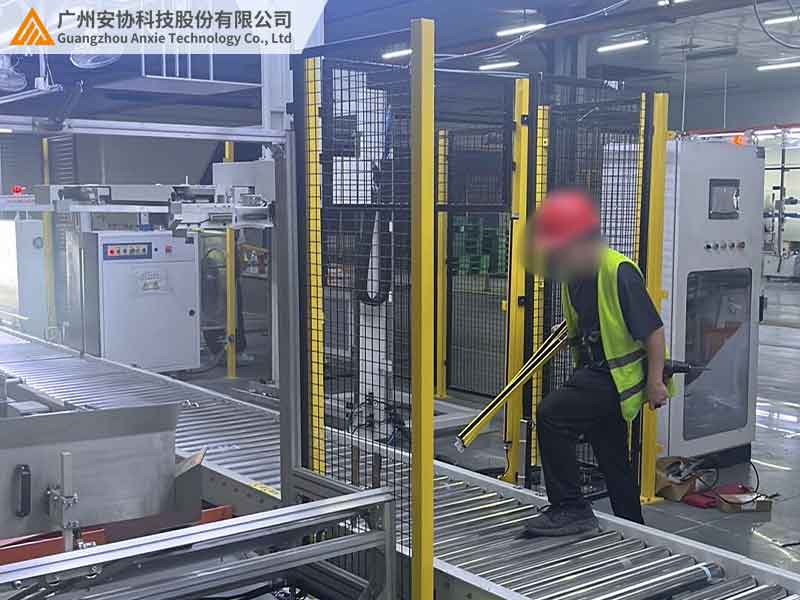 車間防護網(wǎng)安全光柵選型案例.jpg