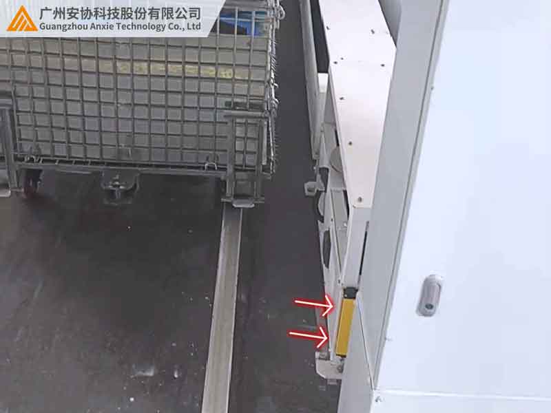 單邊光柵提升AGV作業(yè)安全性的案例.jpg