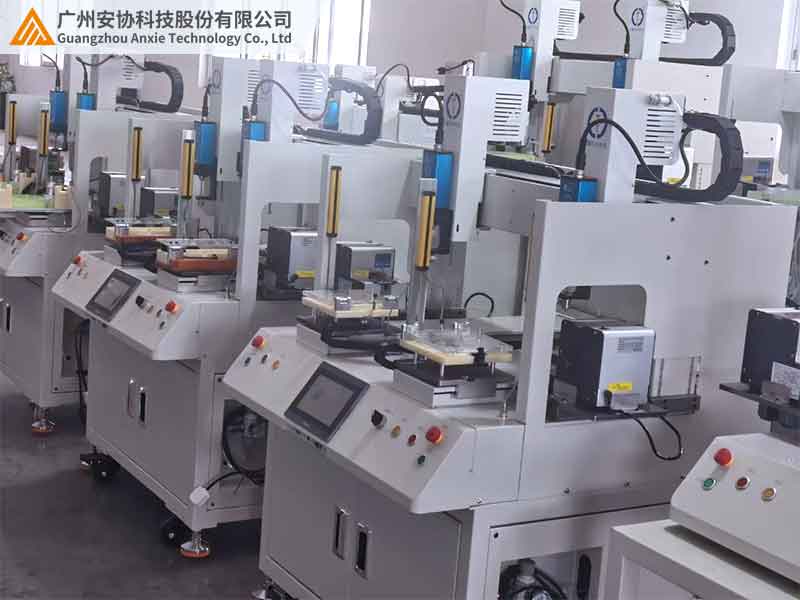 安全光柵在點(diǎn)膠機(jī)中的防護(hù)應(yīng)用